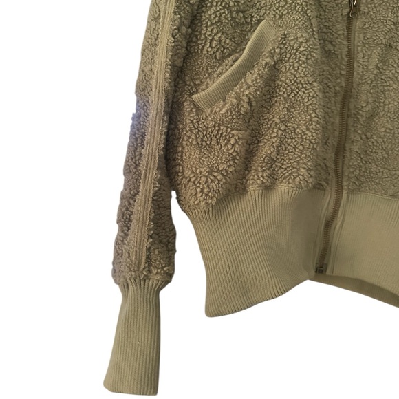 Free People Green Cozy Up Faux Fur Cardi in Crystal Kelp Olive Color Size M - Picture 7 of 10